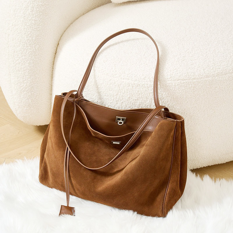 Women Bags On Sale - Sac fourre-tout en cuir de vachette