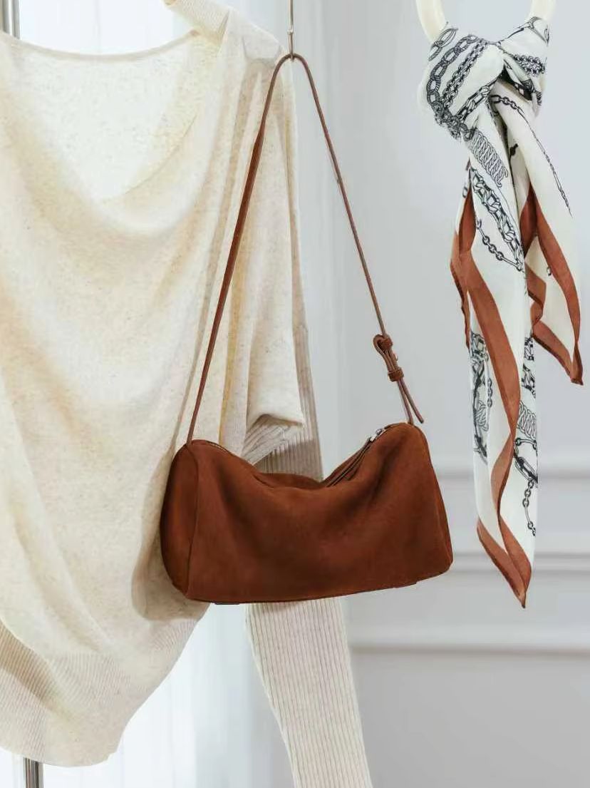 Sac bandoulière cylindrique en - Women Bags 2026 Trends avis et prix